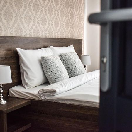 B House Rooms Iasi Eksteriør bilde