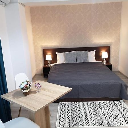 B House Rooms Iasi Eksteriør bilde
