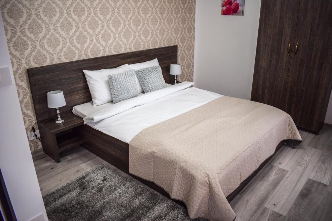 B House Rooms Iasi Eksteriør bilde