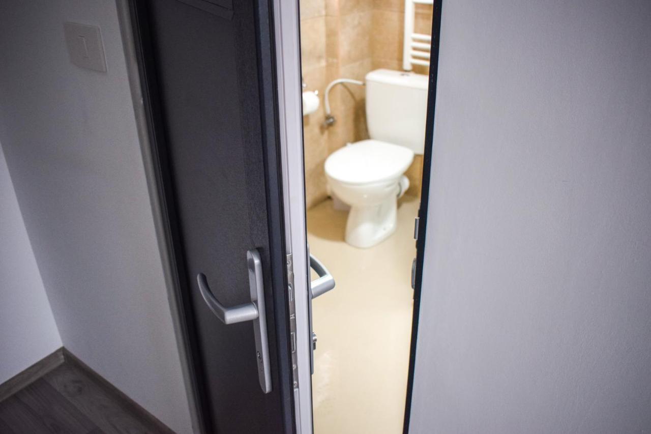 B House Rooms Iasi Eksteriør bilde