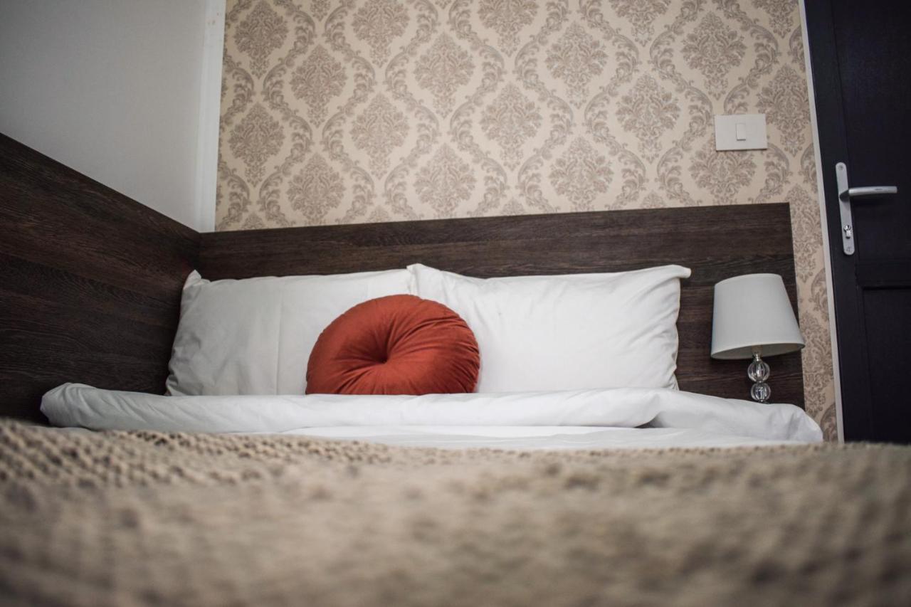 B House Rooms Iasi Eksteriør bilde