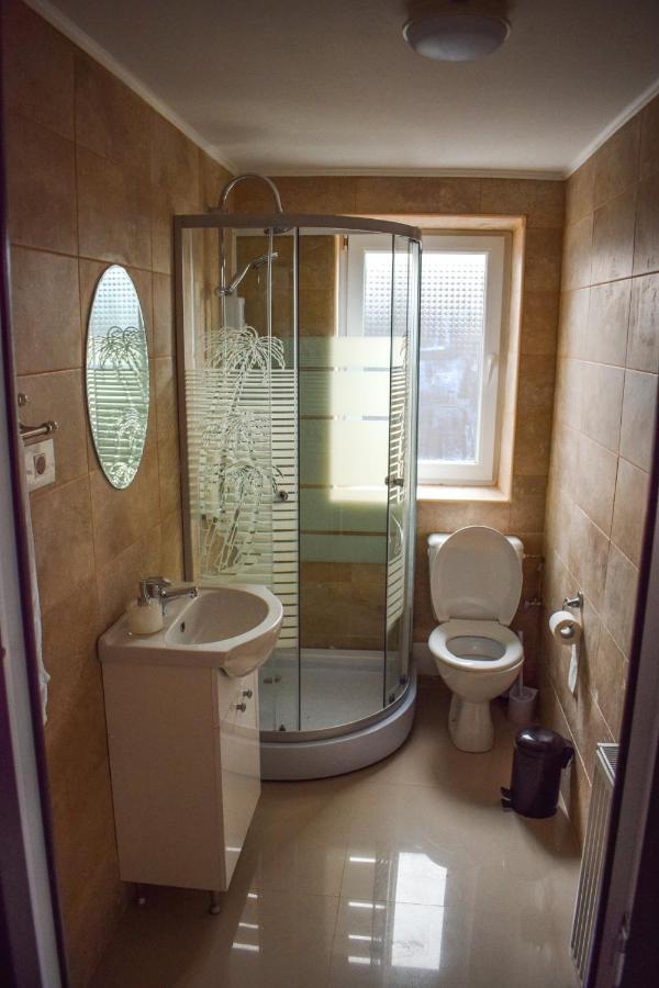 B House Rooms Iasi Eksteriør bilde