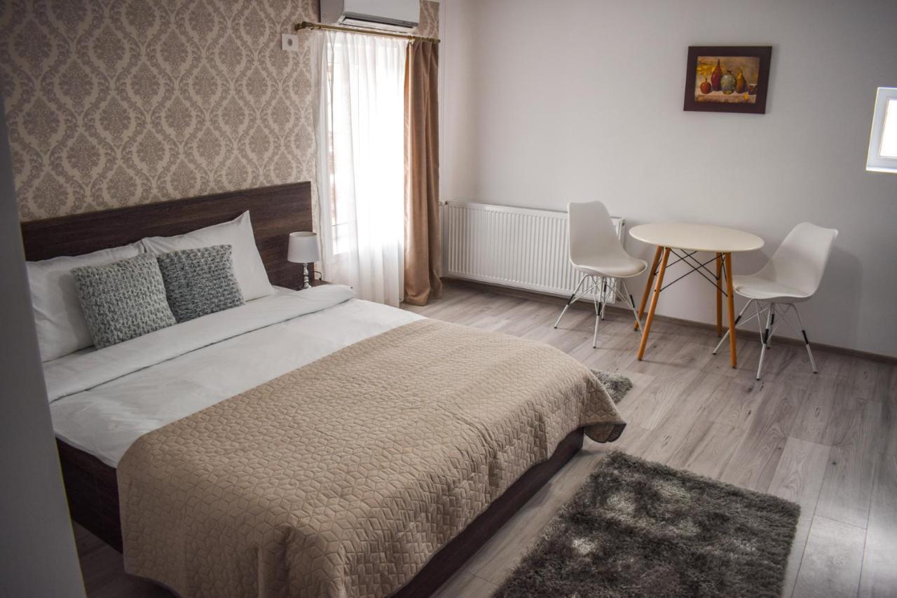 B House Rooms Iasi Eksteriør bilde