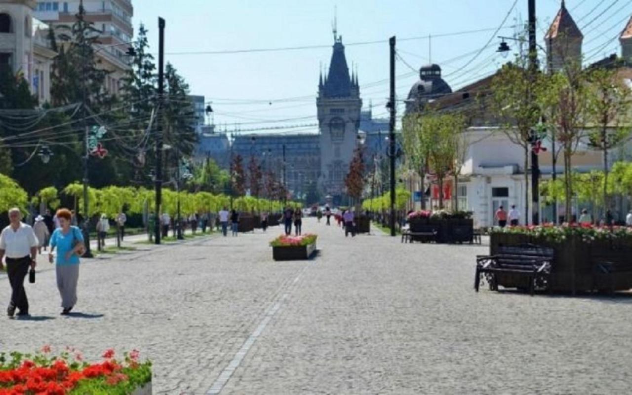 B House Rooms Iasi Eksteriør bilde