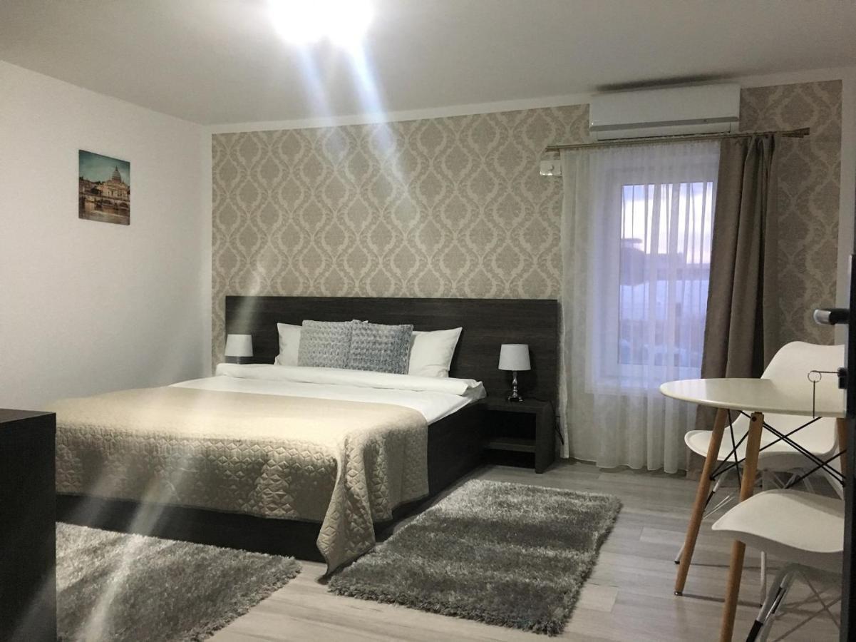 B House Rooms Iasi Eksteriør bilde